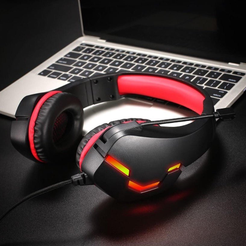 Casti gaming, pentru jocuri, USB, stereo cu fir, RGB, microfon noise cancelling, LED, deep bass, rosu - negru - BUZ.RO