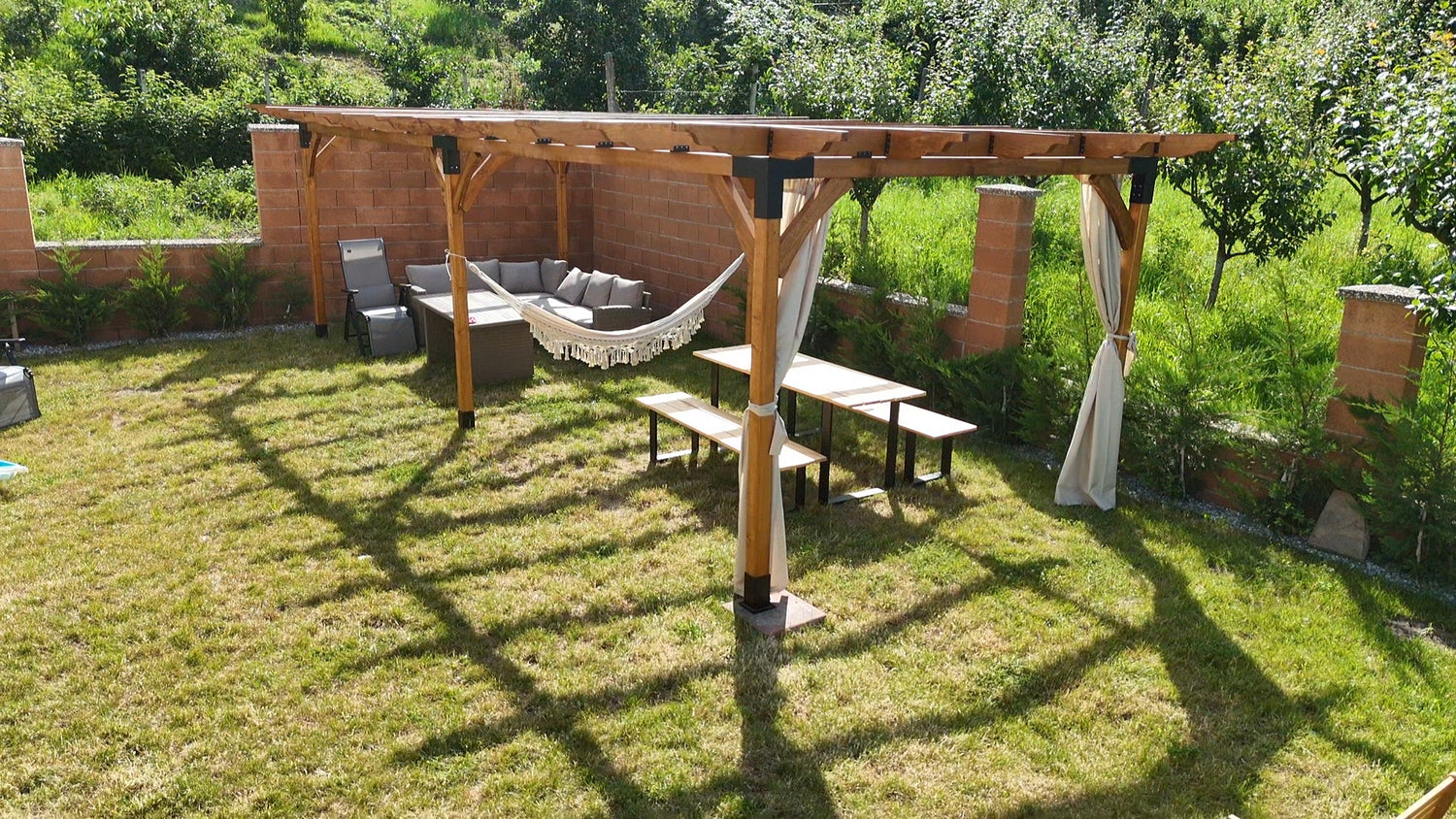 Pergola foisor pavilion lemn pentru gradina sau curte, conectori metalici, umbrar curte