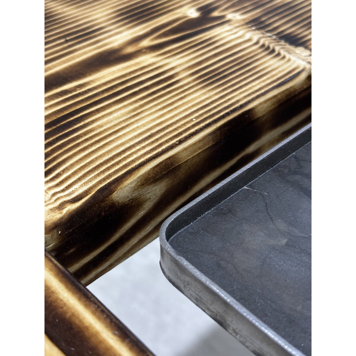 Fire Pit, Gratar cu plita 95 x 95 cm din otel 8 mm pe lemne, pentru gradina sau terasa+ grill detasabil + blat lemn - BUZ.RO