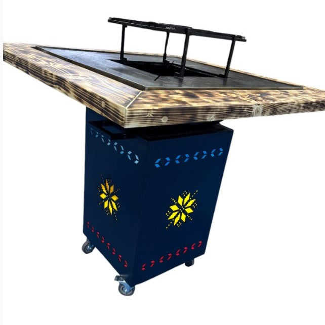 Fire Pit, Gratar cu plita 75x75 cm din otel 10 mm pe lemne, pentru gradina sau terasa  + blat de lemn, cu sticla colorata  CU BLAT DE LEMN SI MOTIVE TRADITIONALE