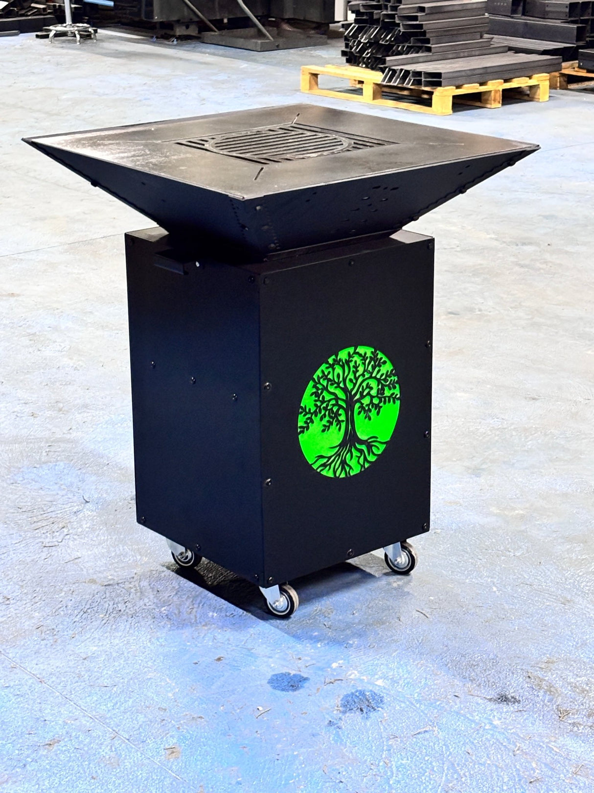 Gratar de gradina, 5 in 1 ,fire pit cu Plita 10 mm Otel , Suport Ceaun/Disc , Gratar de curte , Personalizabil , Copacul Vietii - BUZ.RO