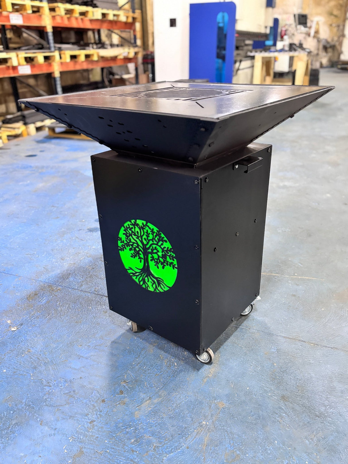 Gratar de gradina, 5 in 1 ,fire pit cu Plita 10 mm Otel , Suport Ceaun/Disc , Gratar de curte , Personalizabil , Copacul Vietii - BUZ.RO