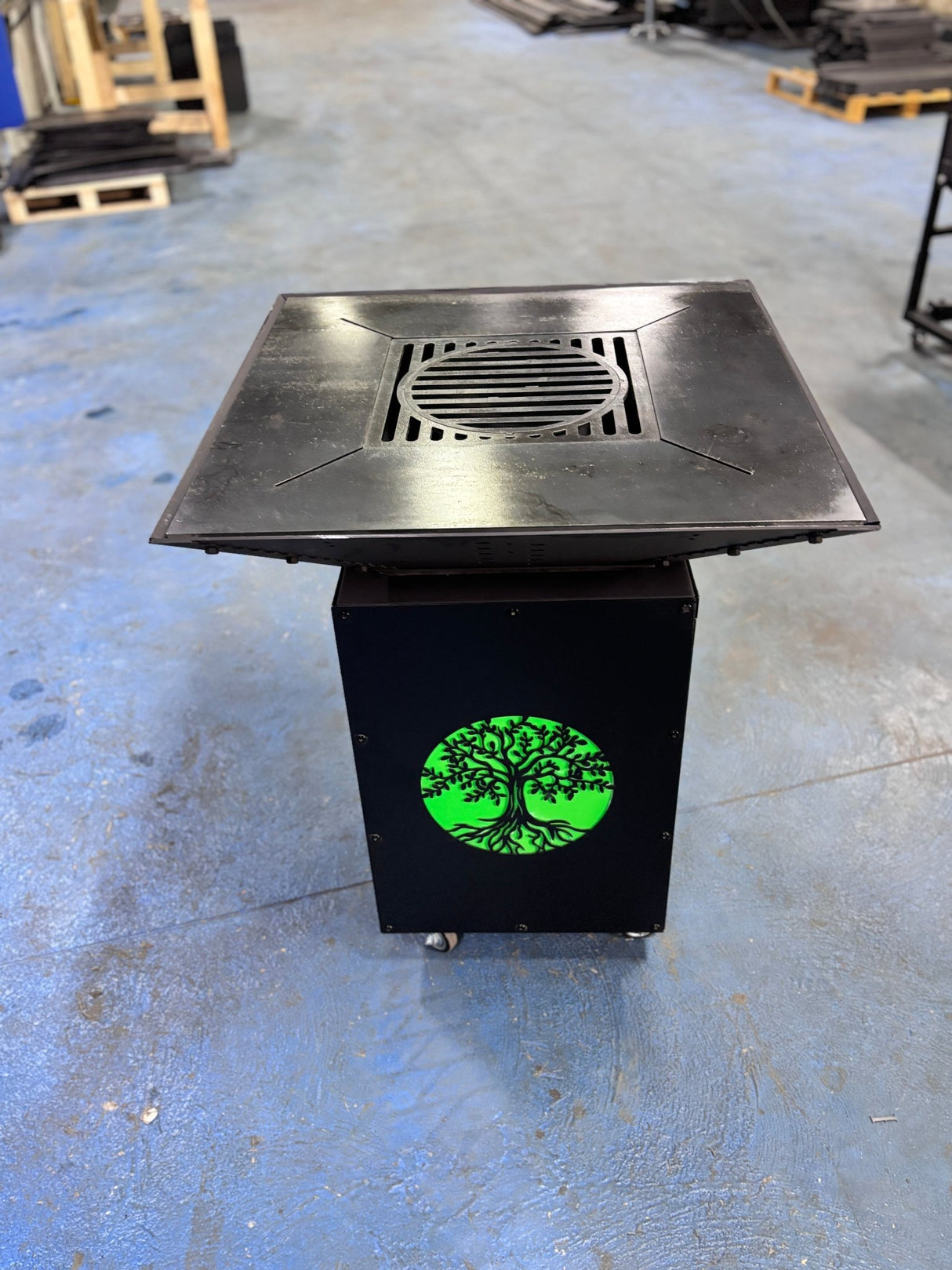 Gratar de gradina, 5 in 1 ,fire pit cu Plita 10 mm Otel , Suport Ceaun/Disc , Gratar de curte , Personalizabil , Copacul Vietii - BUZ.RO
