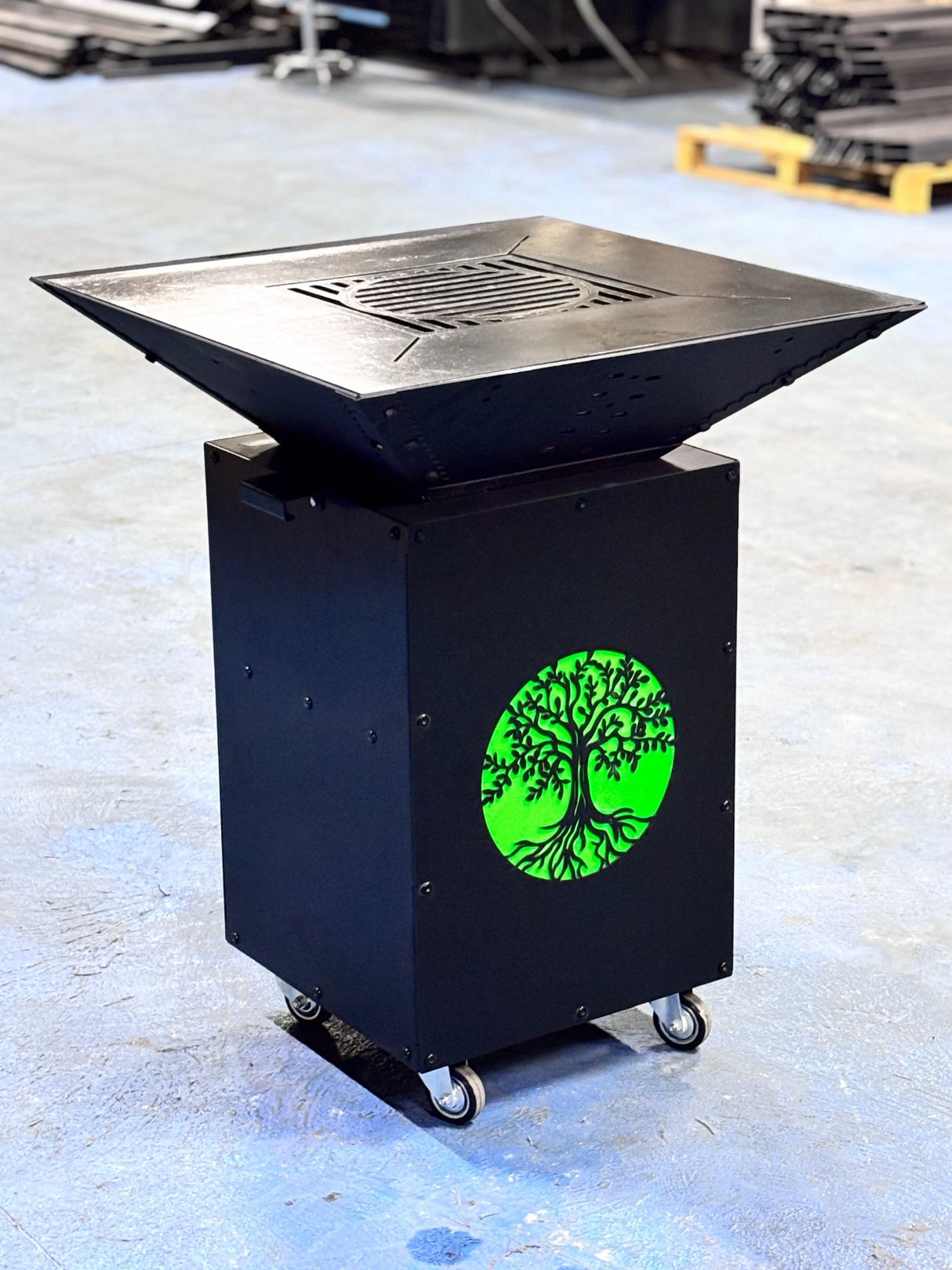 Gratar de gradina, 5 in 1 ,fire pit cu Plita 10 mm Otel , Suport Ceaun/Disc , Gratar de curte , Personalizabil , Copacul Vietii - BUZ.RO