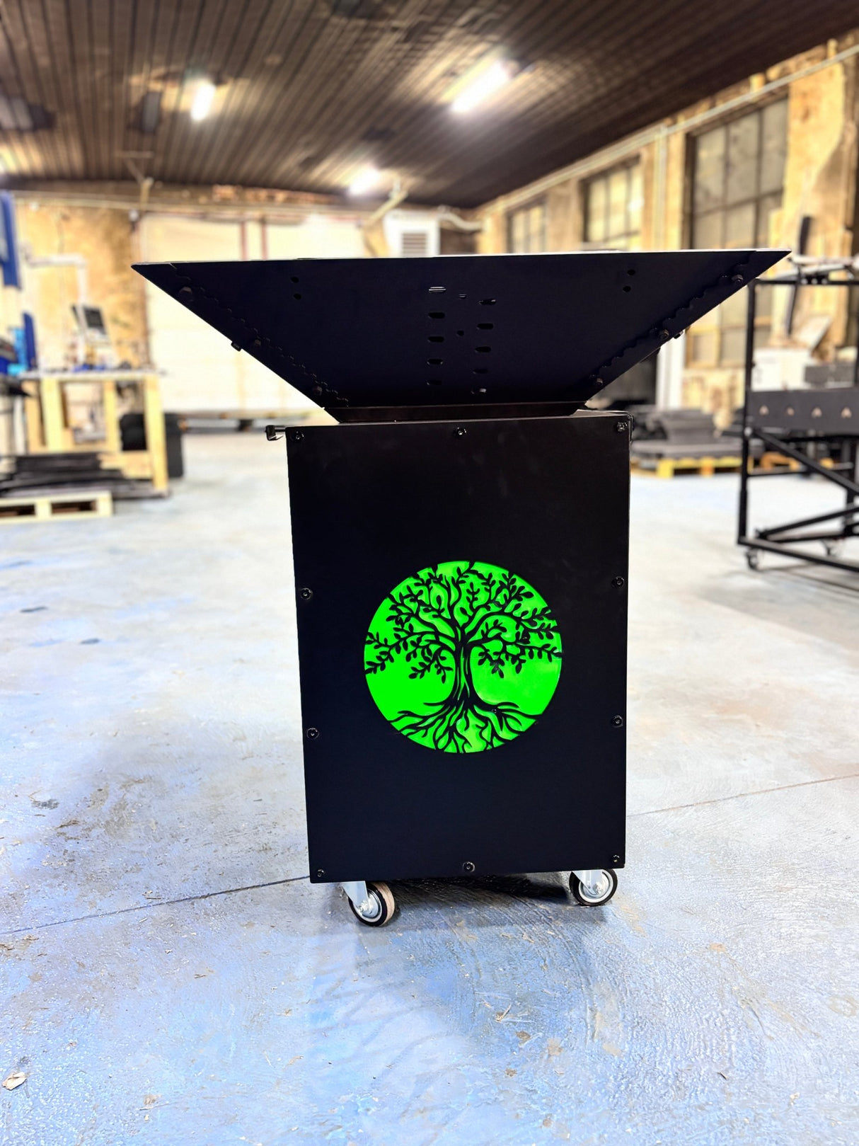 Gratar de gradina, 5 in 1 ,fire pit cu Plita 10 mm Otel , Suport Ceaun/Disc , Gratar de curte , Personalizabil , Copacul Vietii - BUZ.RO