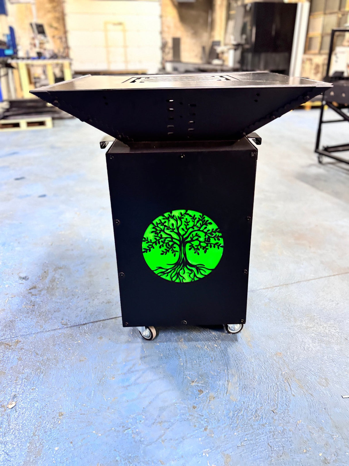 Gratar de gradina, 5 in 1 ,fire pit cu Plita 10 mm Otel , Suport Ceaun/Disc , Gratar de curte , Personalizabil , Copacul Vietii - BUZ.RO