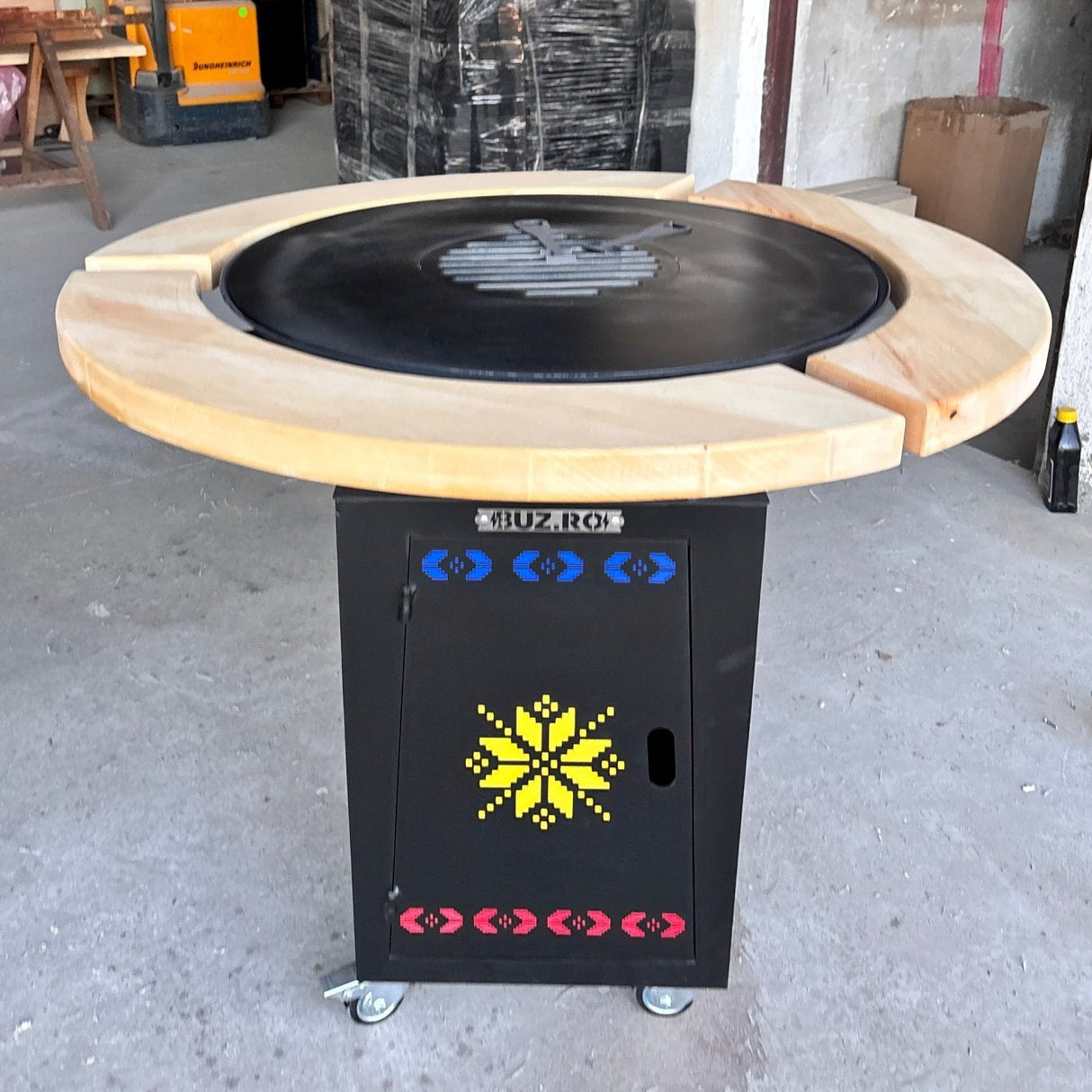 Gratar Gradina Rotund plita 10 mm Fire Pit 73 cm din fier pe lemne, pentru terasa, blat LEMN SI MOTIVE TRADITIONALE - BUZ.RO