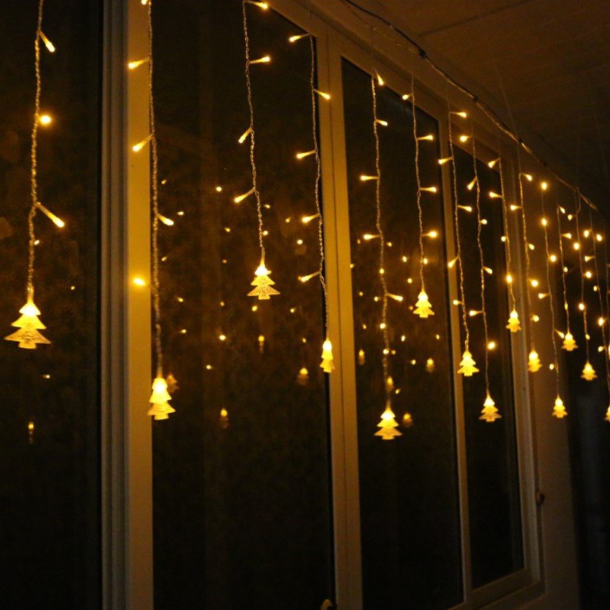 Instalatie pentru Craciun, perdea luminoasa, cu braduti, 3.5 metri, lumini LED, pentru interior, alb cald, buz - BUZ.RO