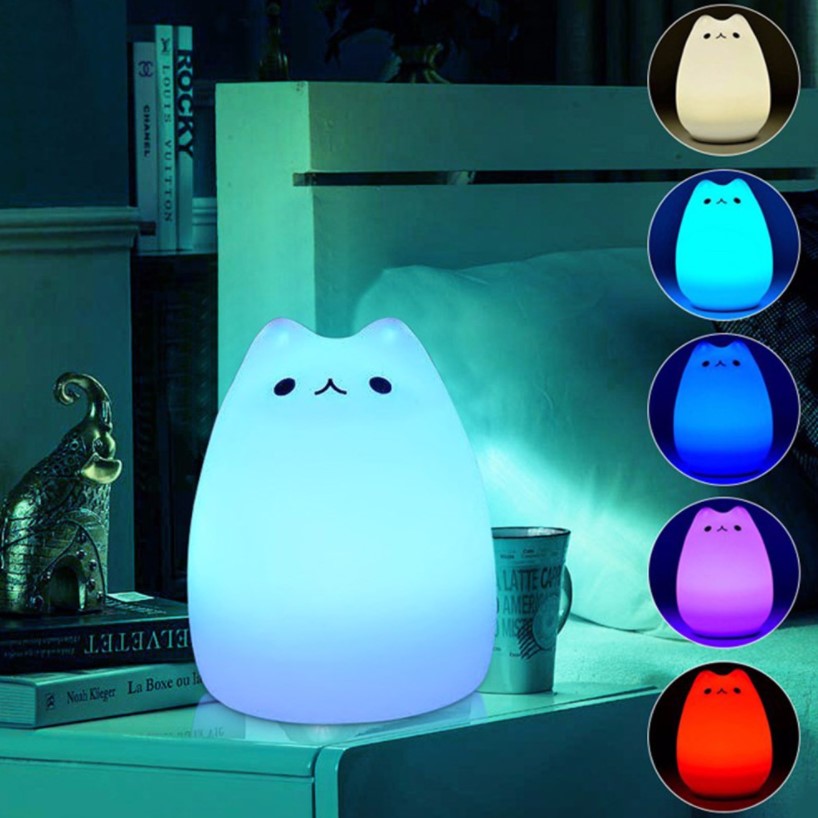 Lampa de veghe LED pisicuta jucausa multicolora din silicon moale, control prin telecomanda