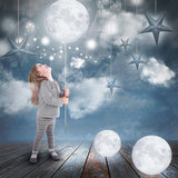 Lampa luna de veghe, reincarcabila, model realistic, portabila, cu touch, alimentare USB, stand din lemn, 18 cm, buz