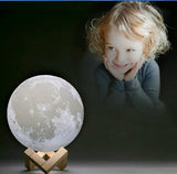Lampa Veghe Lumina Ambientala Multicolora cu LED, 7 culori, 15 cm, Luna Moon imprimata 3D - BUZ.RO