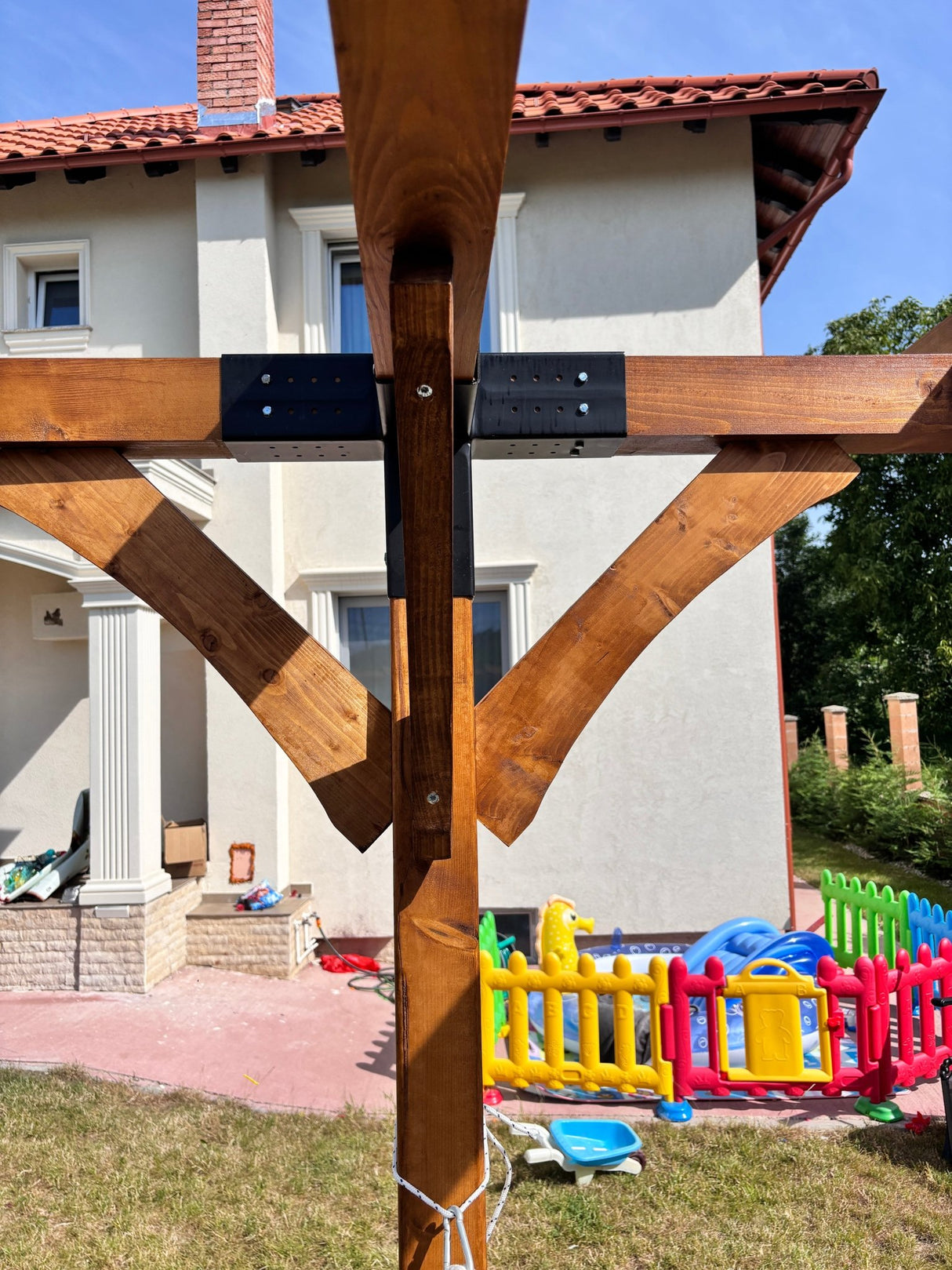 Pergola foisor pavilion lemn pentru gradina sau curte, conectori metalici, umbrar curte - BUZ.RO