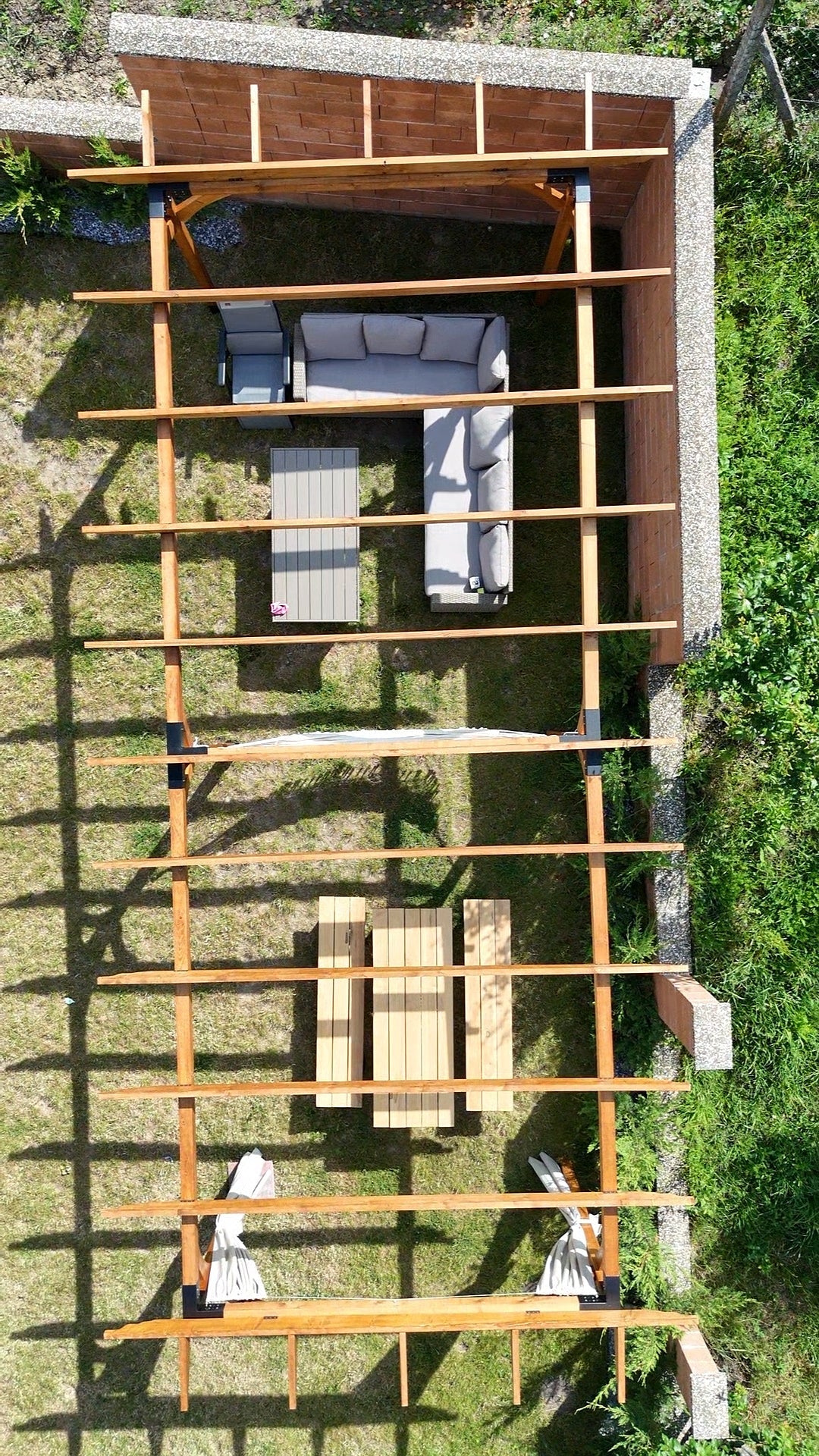 Pergola foisor pavilion lemn pentru gradina sau curte, conectori metalici, umbrar curte - BUZ.RO