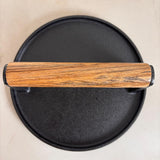 Presa fonta burgeri| carne|gratar| 17.8 cm| Maner lemn Negru - Maro - BUZ.RO