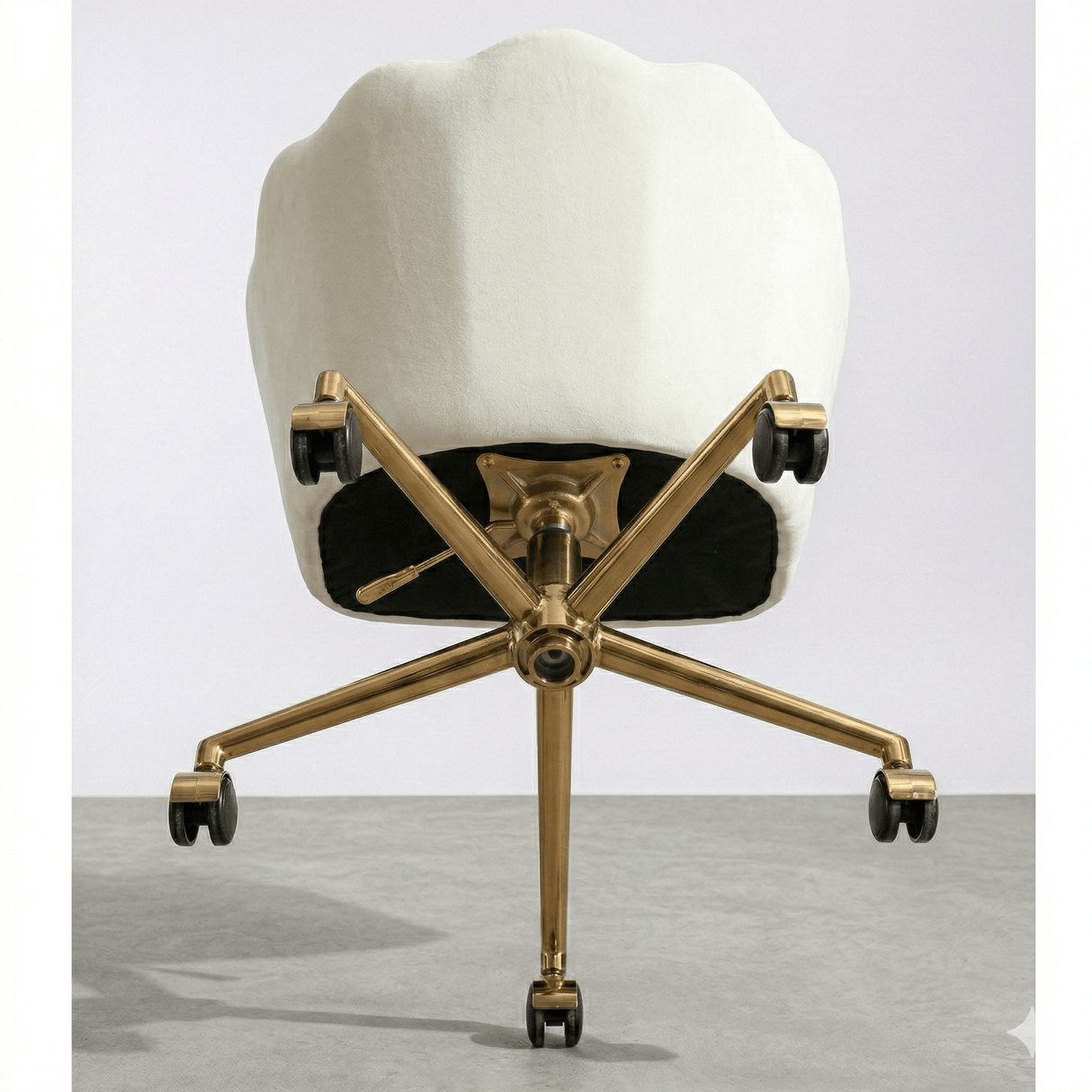 Scaun de birou|modern| spatar ergonomic| inaltime reglabila 40 - 50 cm| scoica crem| picioare aurii - BUZ.RO