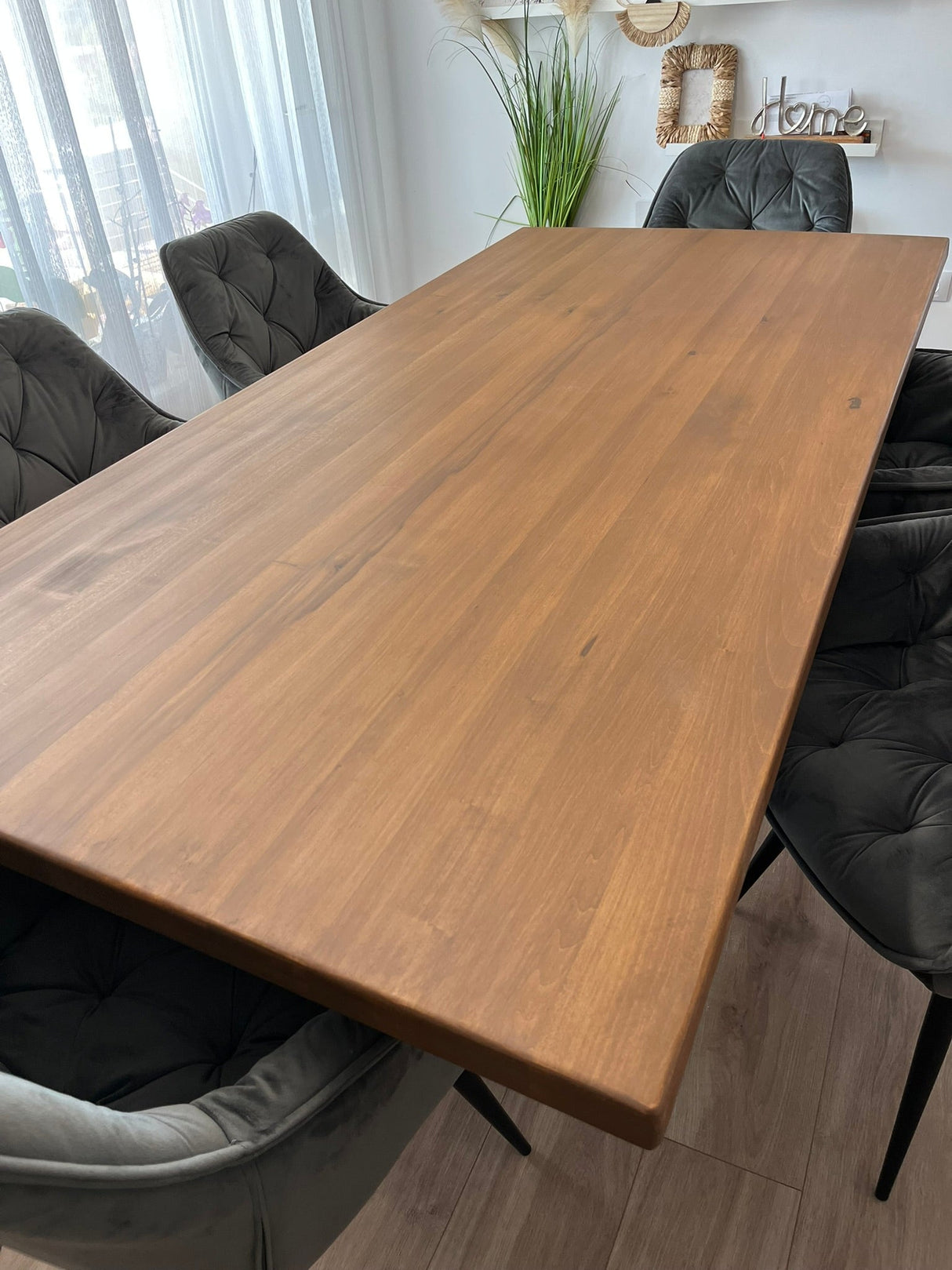 Set masa cu scaune bucatarie, dining,living, sufragerie, blat din lemn masiv cu picioare metalice moderne, scaune husa catifea verde, 6 persoane, set Maria - BUZ.RO