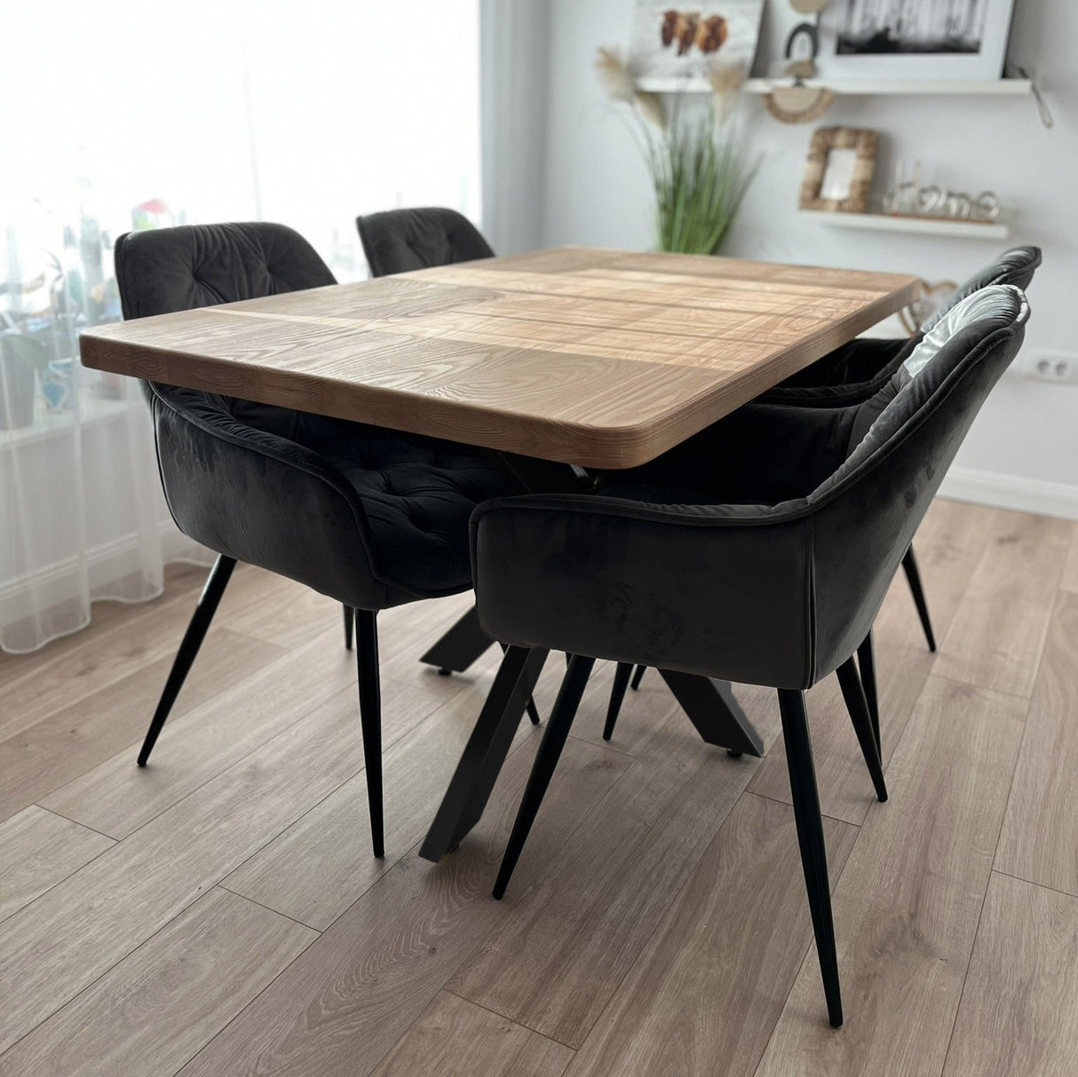 Set masa cu scaune bucatarie, dining,living, sufragerie, blat din lemn masiv cu picioare metalice, scaune husa gri, 4 - 6 persoane, Olivia - BUZ.RO