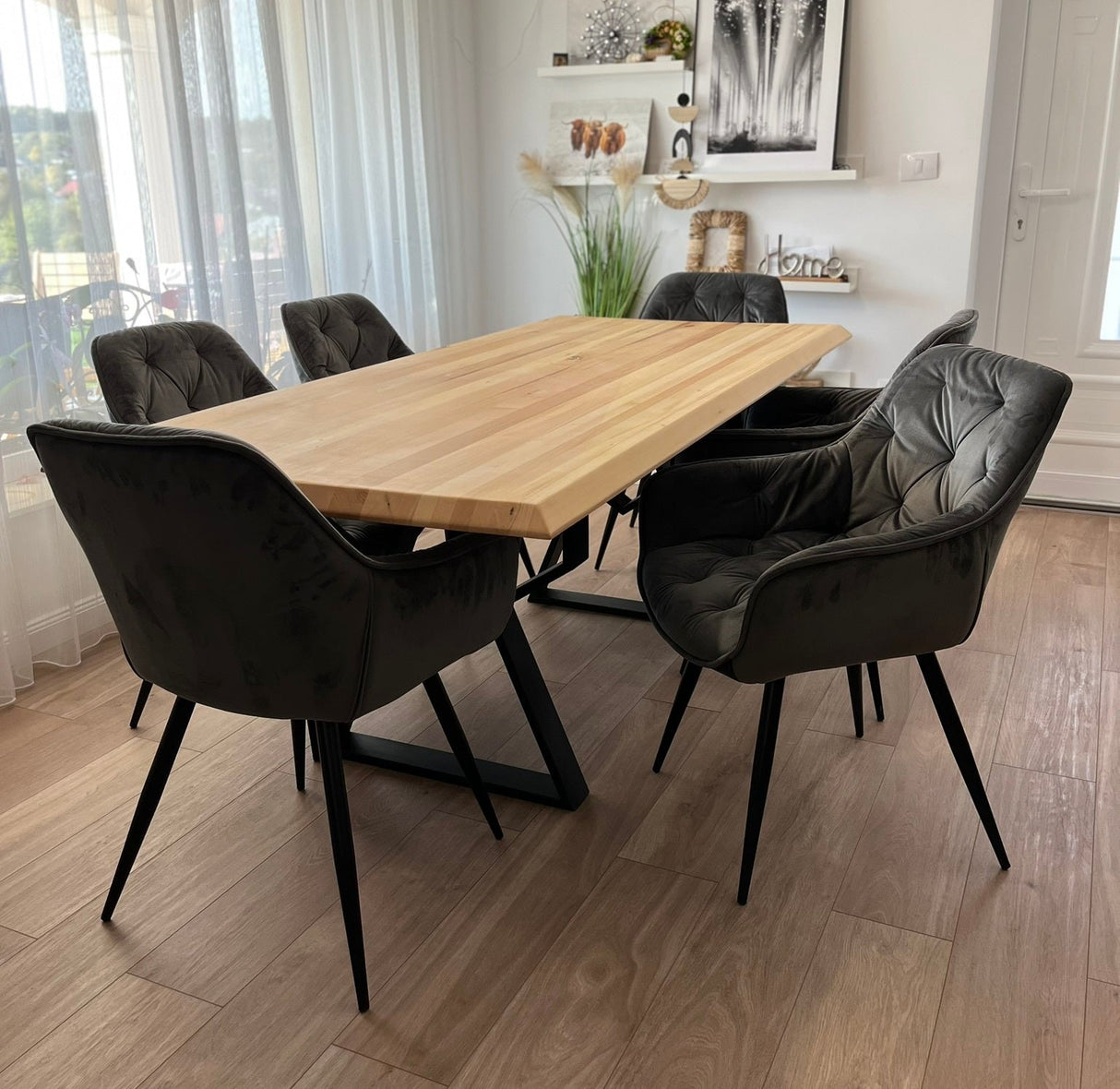 Set masa cu scaune bucatarie, dining,living, sufragerie, blat din lemn masiv cu picioare metalice, scaune husa gri, 6 persoane, IOANA - BUZ.RO