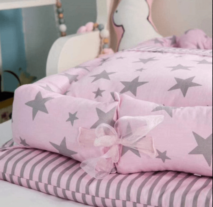 Set patut portabil, bebe baby nest cu lenjerie, perna, bumper protectie anti - alunecare, verde cu iepuri gri - BUZ.RO