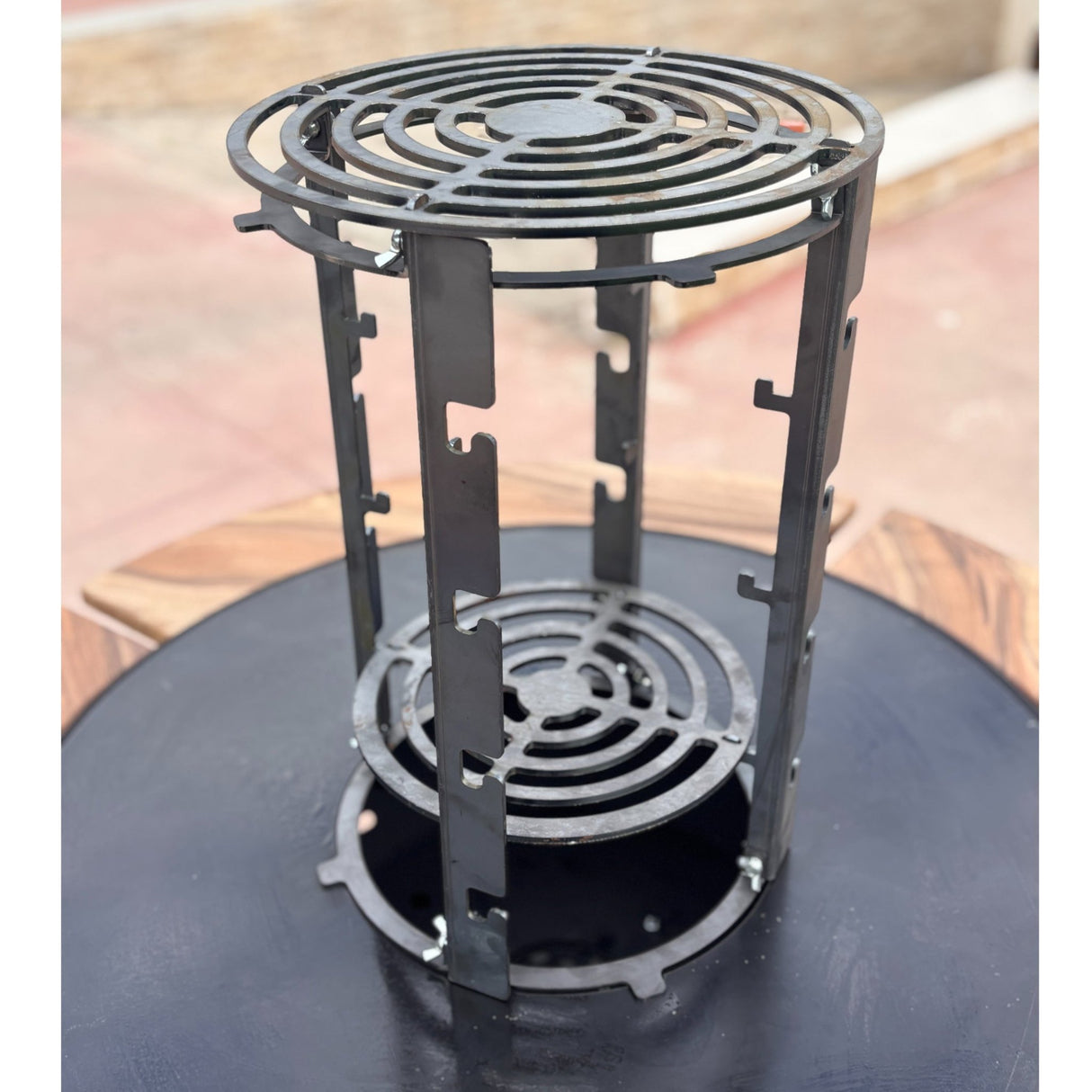 Turnulet pentru afumat |afumatoare mobila pentru firepit| coacere lenta| 4 nivele| - BUZ.RO